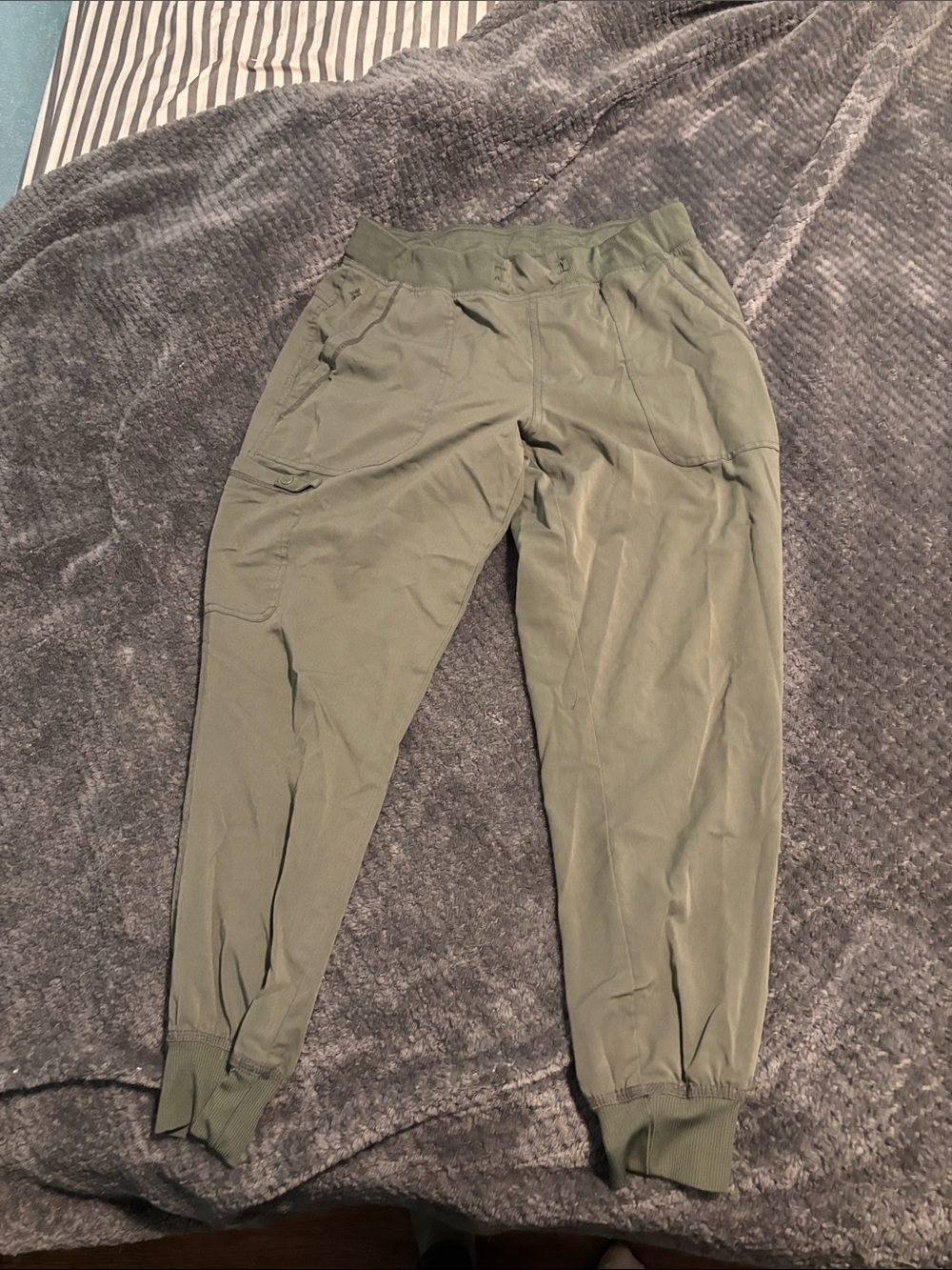 Womens size L Medcouture Olive Green scrubs pants